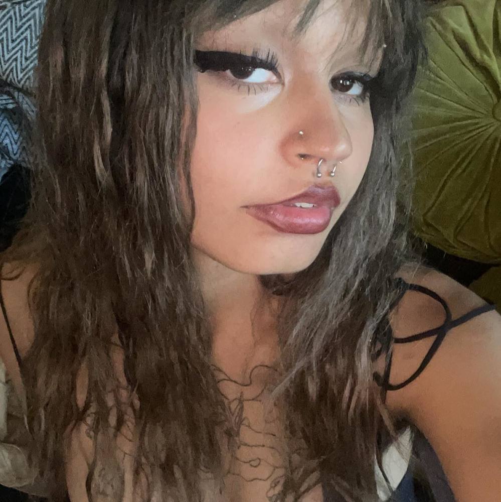 Meet your Posher, Alicia